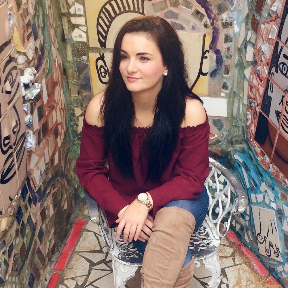 Meet your Posher, Jessica - Picture 1 of 1